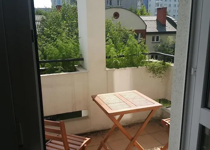 Apartament Przy Metrze Sluzew